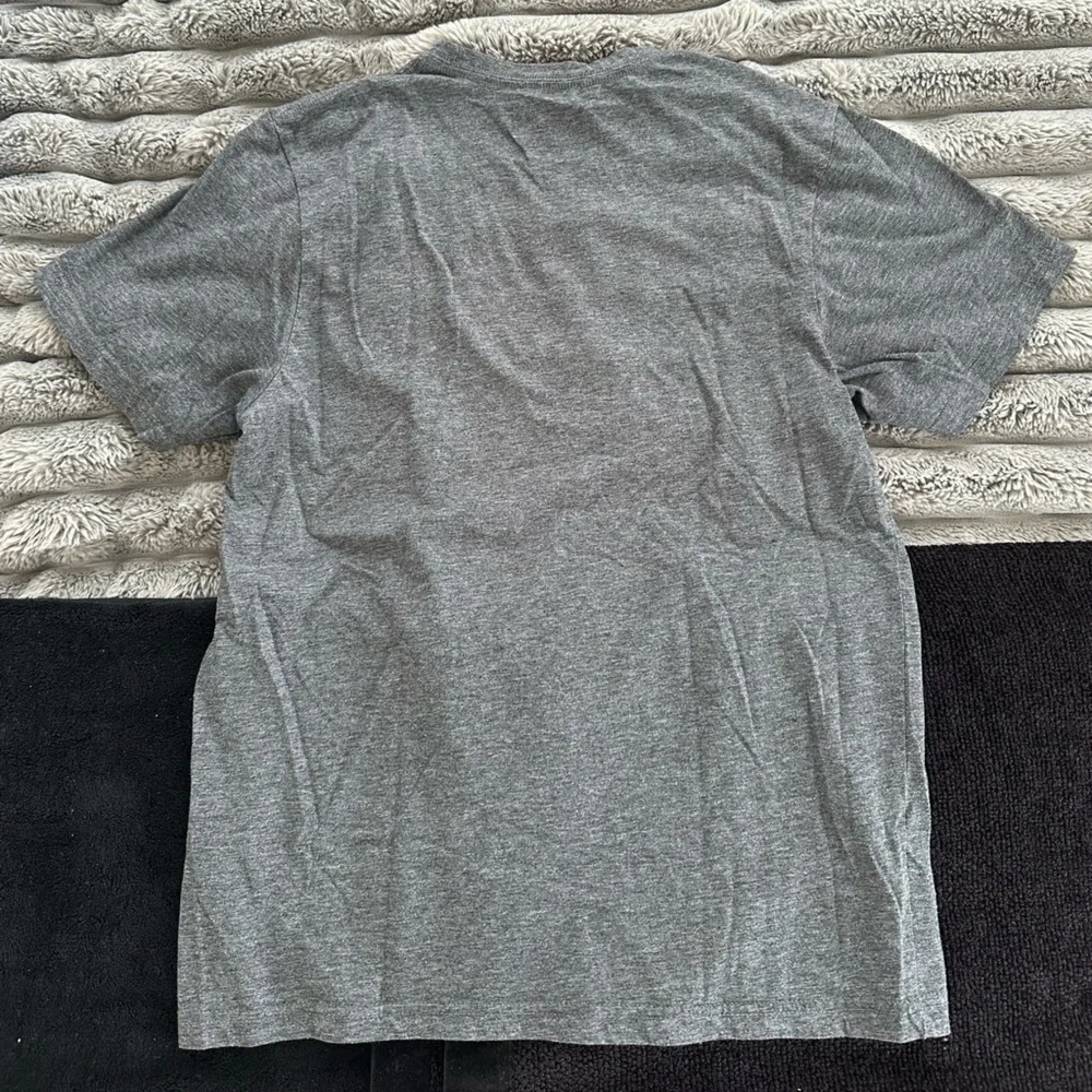 Bay Hill Grey T-Shirt - Picture 3 of 3